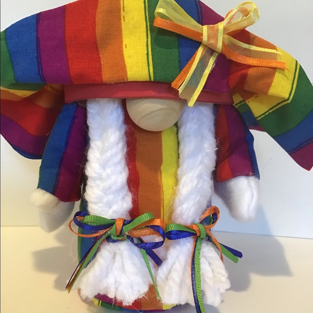 Rainbow gnome 🏳️‍🌈